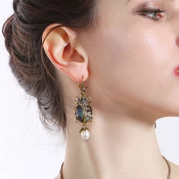 Vintage Pearl Beetle Earrings - Picture 4 of 14